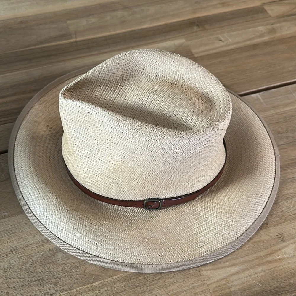 BARNEYS NEW YORK STRAW HAT